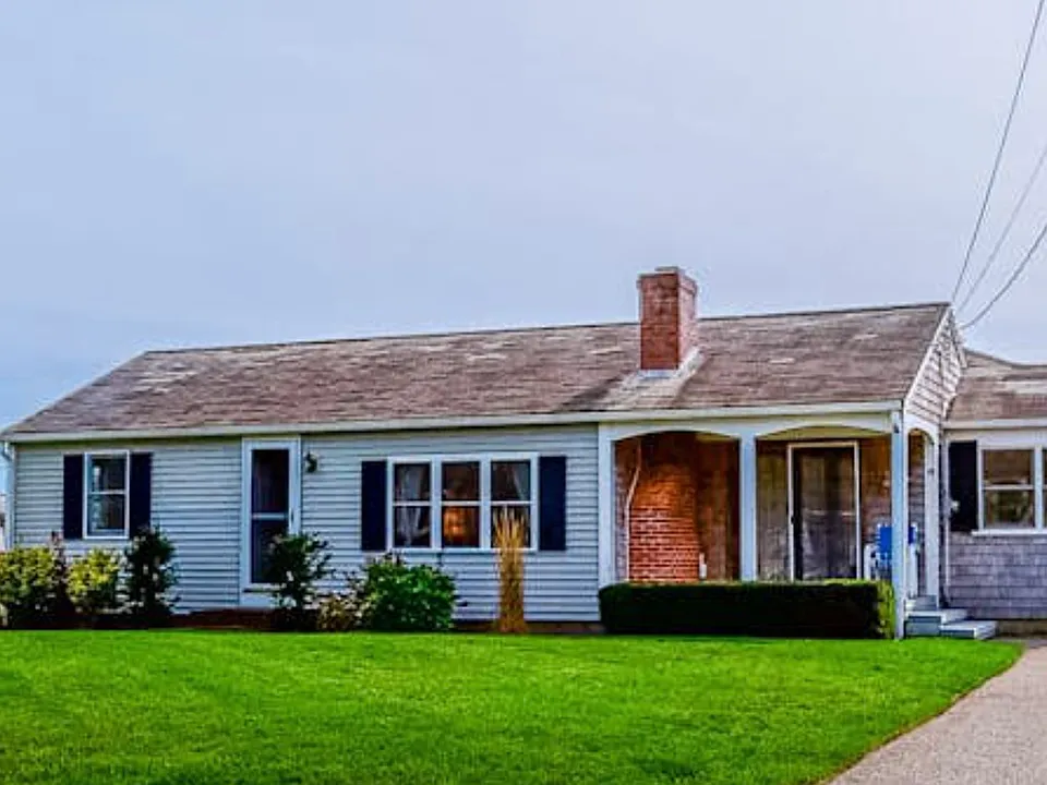 19 Shore Rd