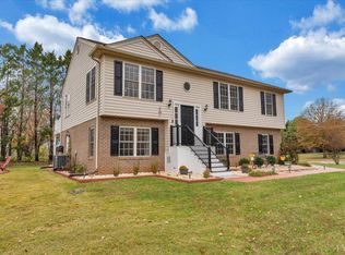 1472 Old Farm Rd, Lynchburg, VA 24503