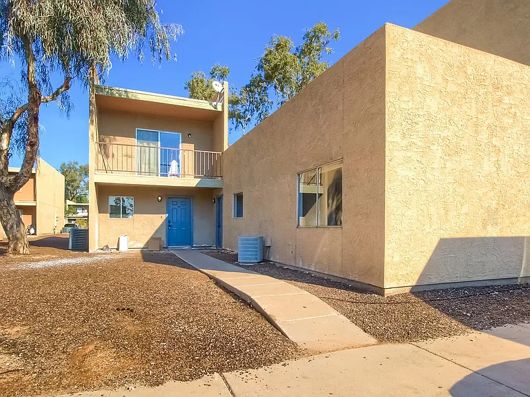2814 E Kathleen Rd #102 — Photo 17
