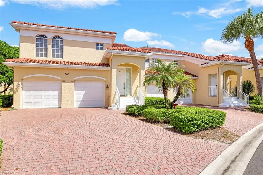 3 bed, 2.0 bath, 1967 sqft, $9,000 — Photo 1