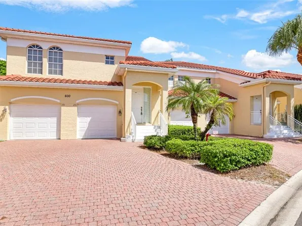 600 L Ambiance Cir #6, Naples, FL 34108