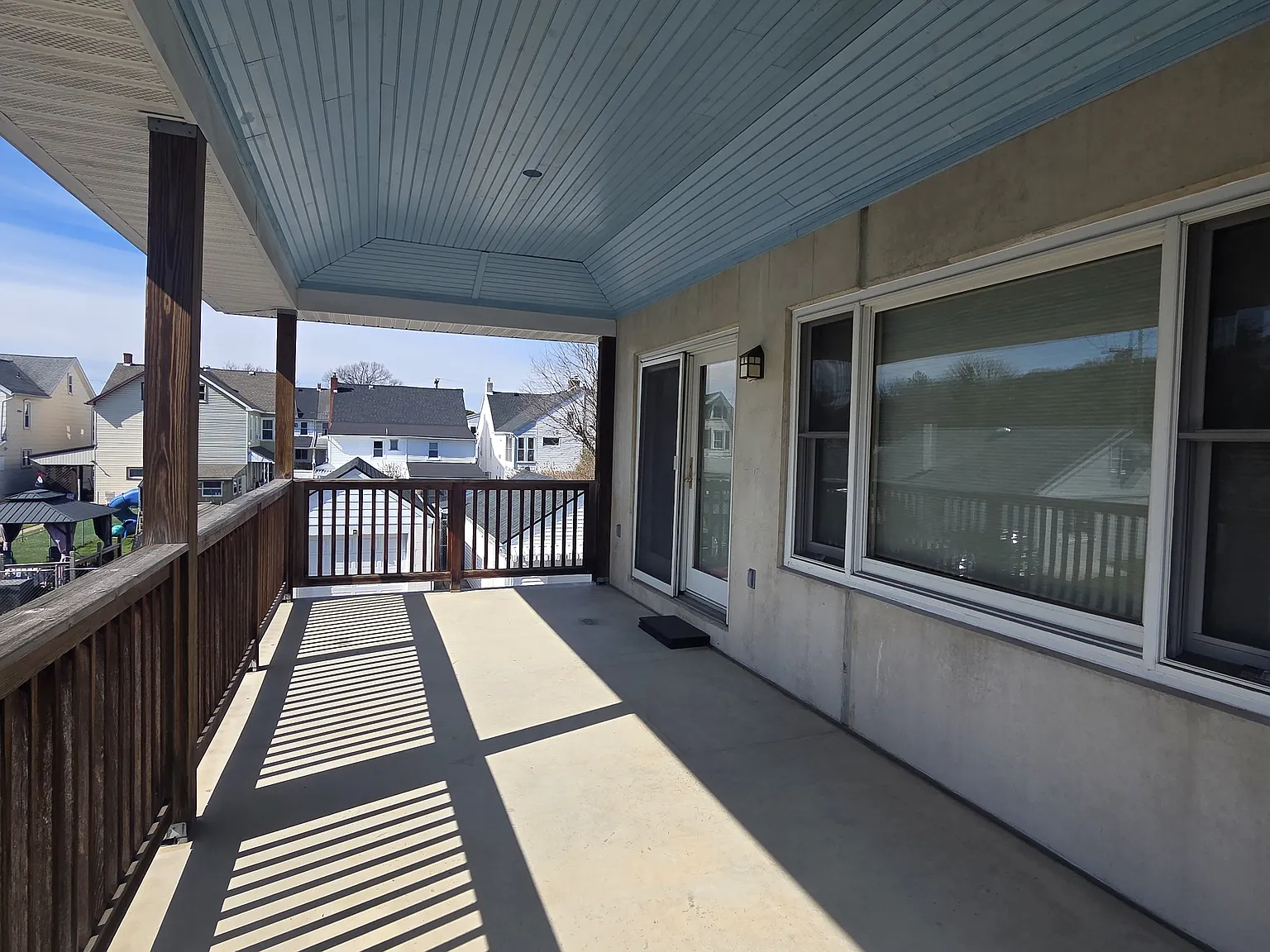 2 bed, 1200 sqft, $2,200 — Photo 2