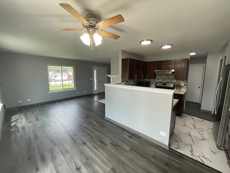 746 Fieldcrest Dr #B — Photo 3