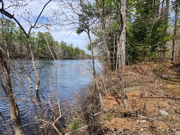 3rd image of 955 Ossipee Trail W