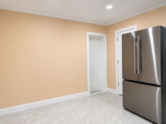 2nd image of 2080 Lacombe Ave #B1