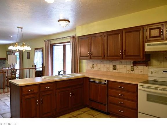 2nd image of 624 Davidson Dr