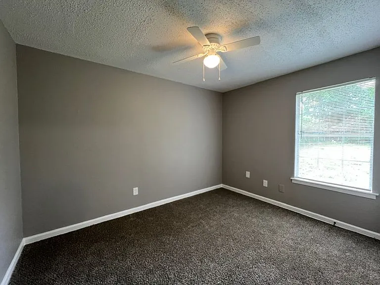 5024 Belfast Dr — Photo 6