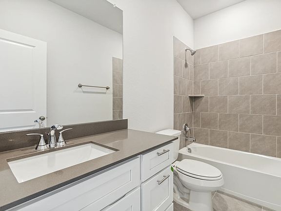 4th image of 3110 Cordelia Dr