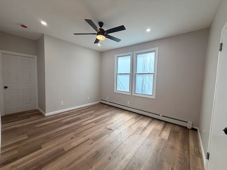 9 Van Nostrand Ave #2F — Photo 12