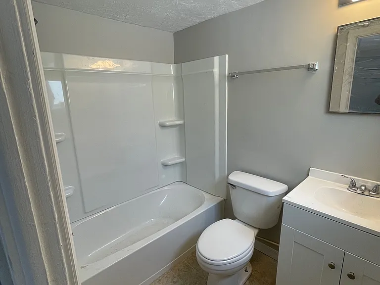 2266 Altamont Ave (Allen St) - 1 — Photo 7