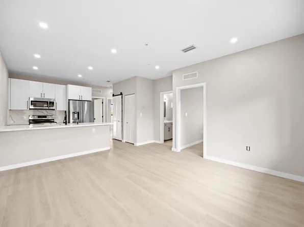 630 NE 166th St APT 3, Miami, FL 33162