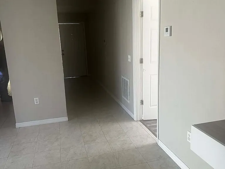 2420 Daffadil Ter — Photo 5