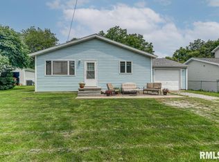 404 S Primm St, Athens, IL 62613