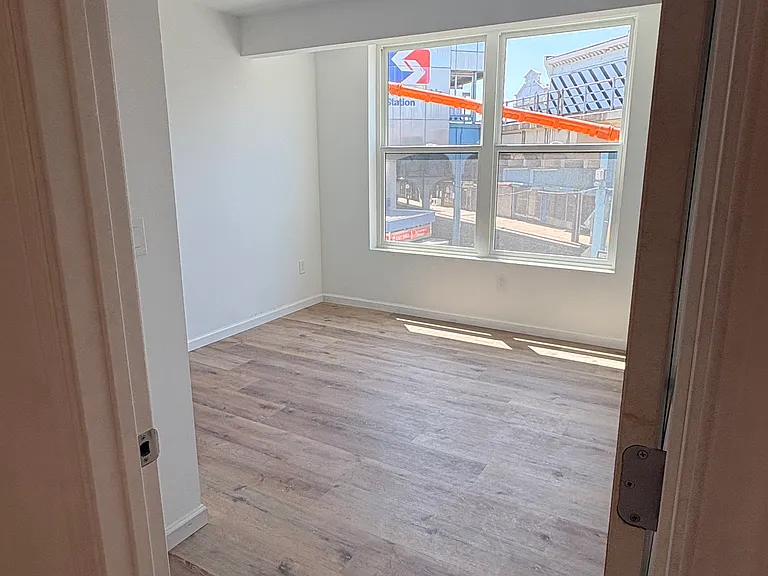 2401 Kensington Ave #1 — Photo 11