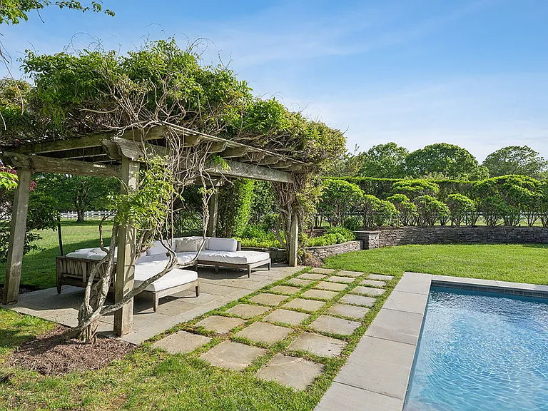 1 Green Hollow Rd — Photo 23