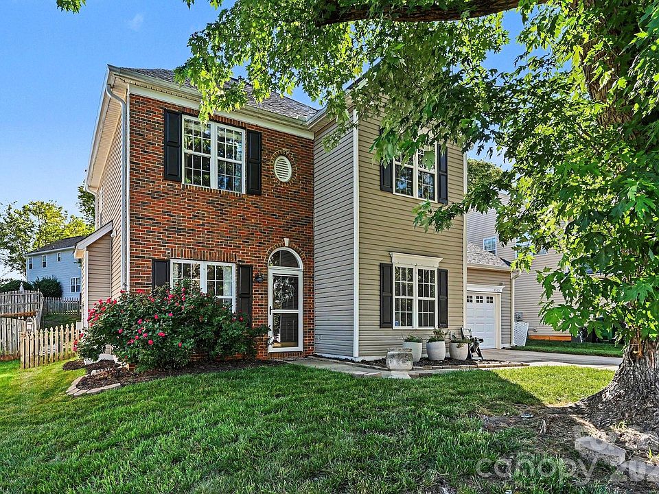 1st image of 9902 Highlands Crossing Dr