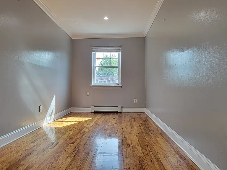 2076 E 55th St #3 — Photo 13