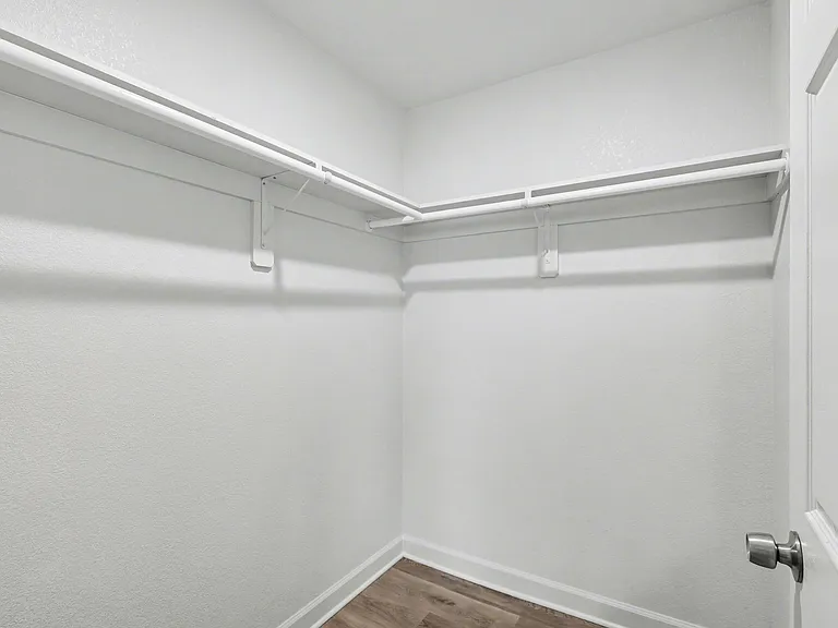 Mayfair Apartments — Photo 16