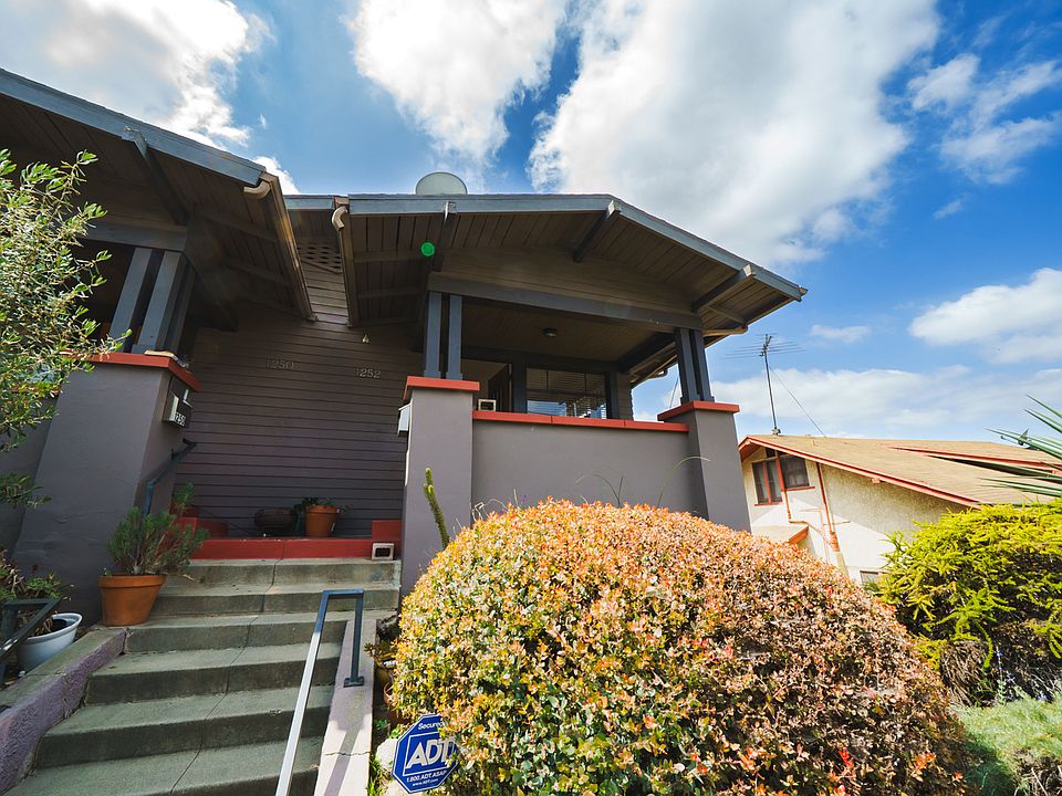 A Craftsman Home built in 1905, with beautiful views and walking distance to Sunset Blvd or hiking trails in Echo Park.