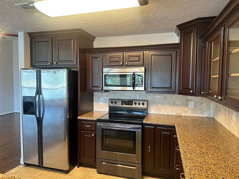 20527 Rio Villa Dr — Photo 12