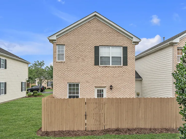 1116 Westbriar Dr — Photo 36