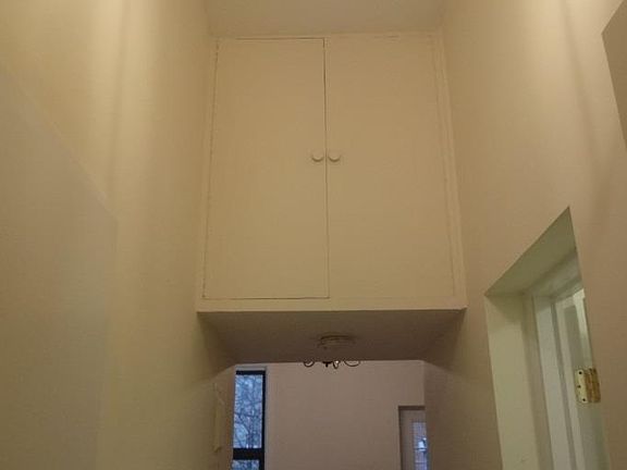 5th image of 1014 Lexington Ave #3R