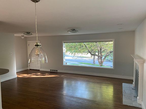 5th image of 2263 E Roosevelt Ave
