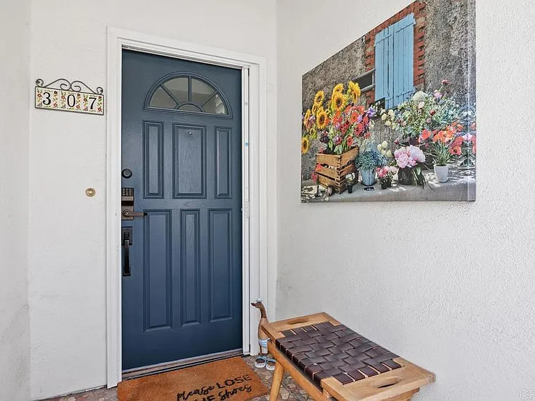 307 Longden Ln — Photo 5