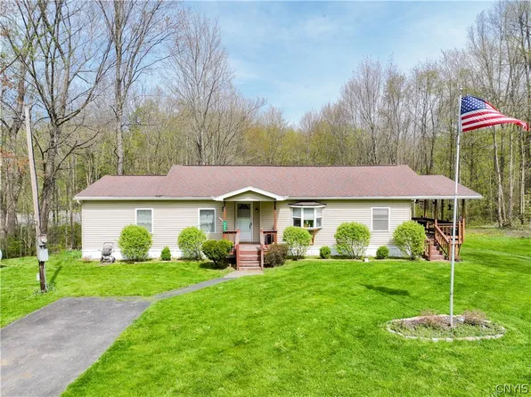 860 County Route 6, Phoenix, NY 13135