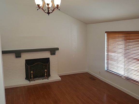 4th image of 6119 Delcrest Dr