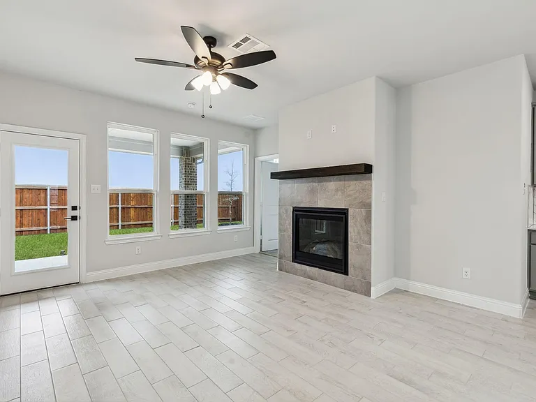 2821 Woodland Ct — Photo 4