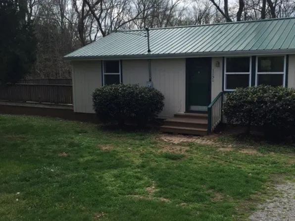 1151 S Wrights Ln, Gallatin, TN 37066
