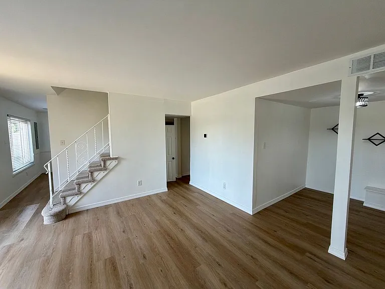 605 Cobble Creek Curv — Photo 7