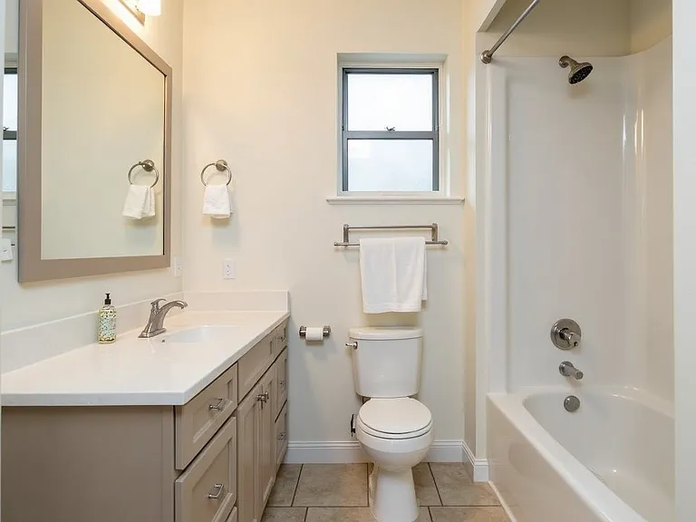 100 Main St #1 — Photo 1