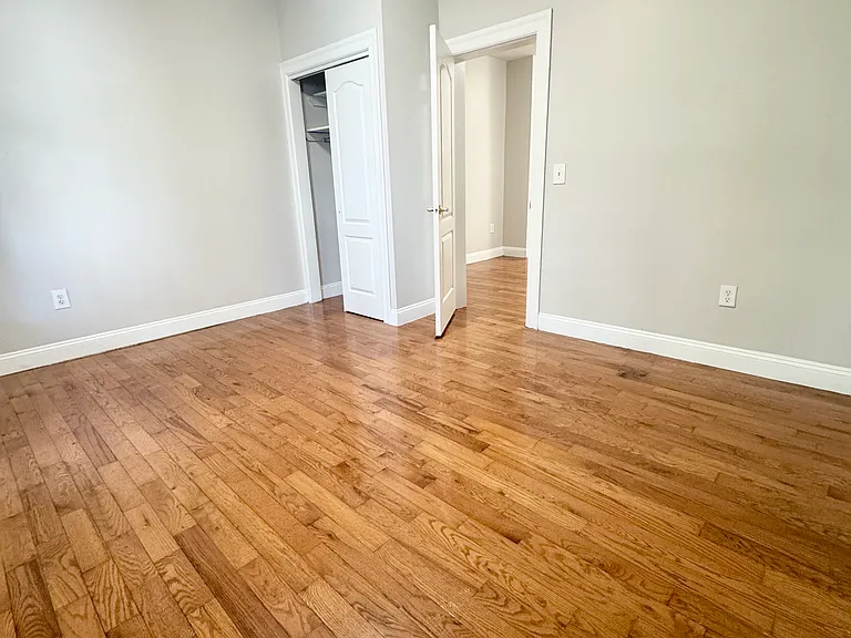 108 60th St #12 — Photo 7
