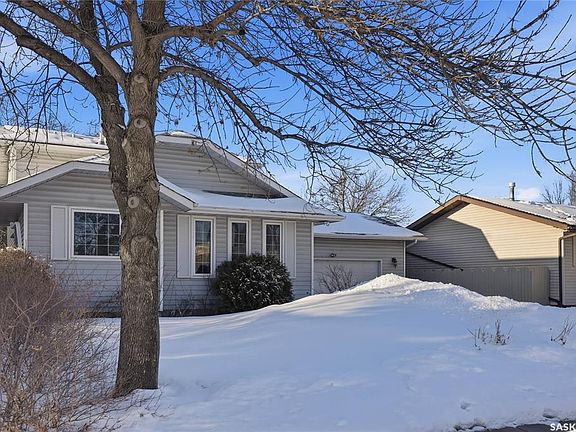 3rd image of 542 KELLOUGH ROAD