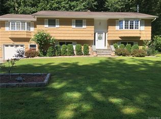 27 Hatfield Rd, Mahopac, NY 10541