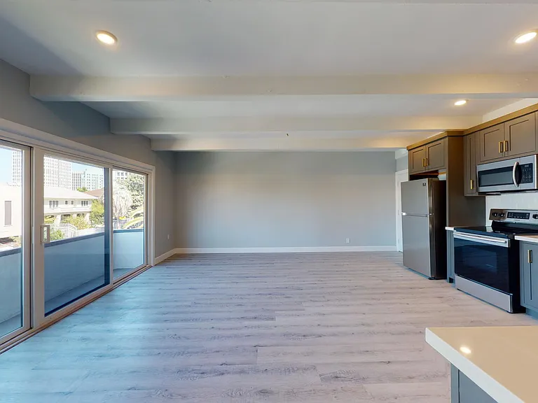 730 S Serrano Ave — Photo 19