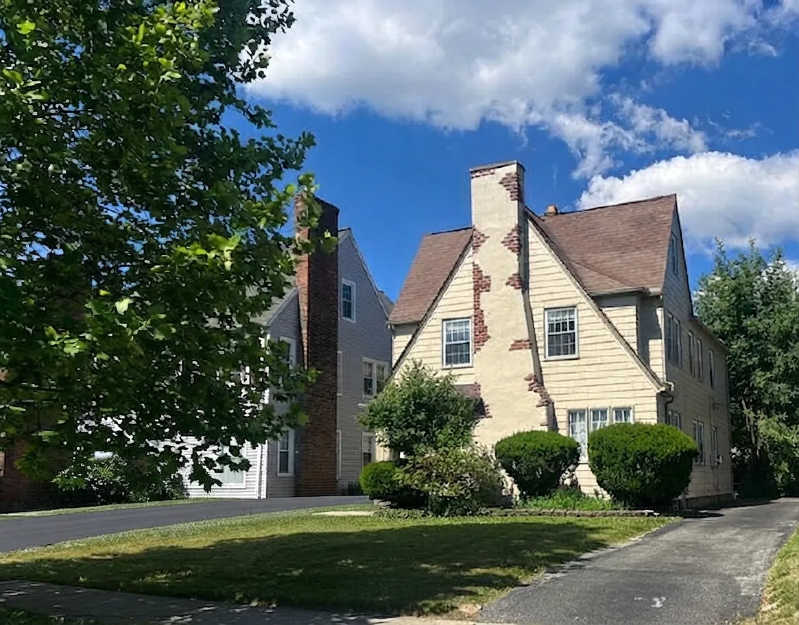 4 bed, 1.5 bath, 1500 sqft, $1,600 — Photo 1