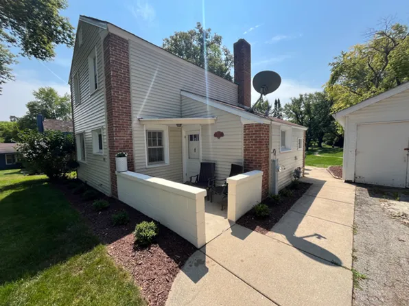 7003 W Grange Ave, Greendale, WI 53129