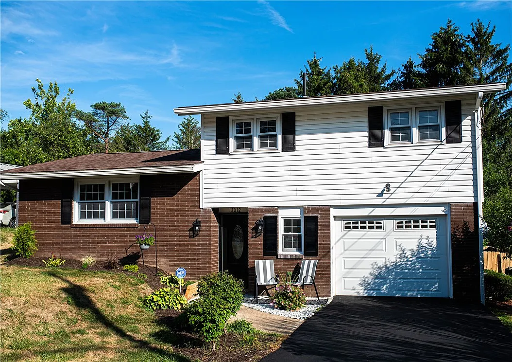 3012 Hudson Ave photo 1