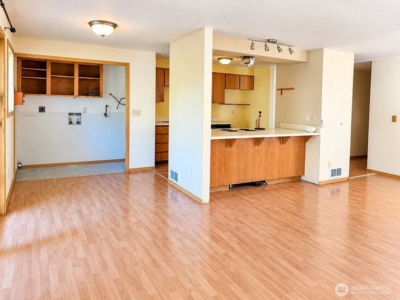 3rd image of 191 E Sandy Lake Drive