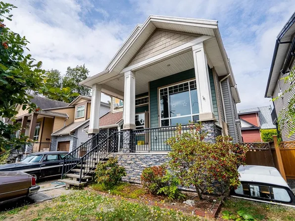 1403 Canil Ave, New Westminster, BC V3M 0E2