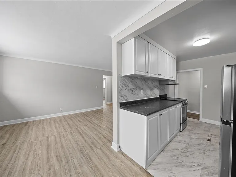 1435 Morisset Ave — Photo 6