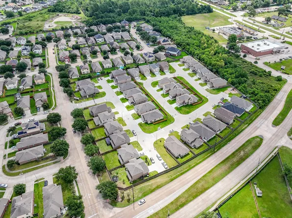 2807 Topiary Ln, Houston, TX 77014