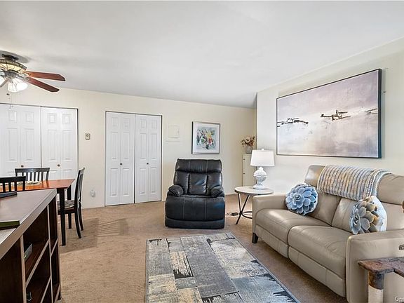 3rd image of 55 Fieldstone Dr APT 34