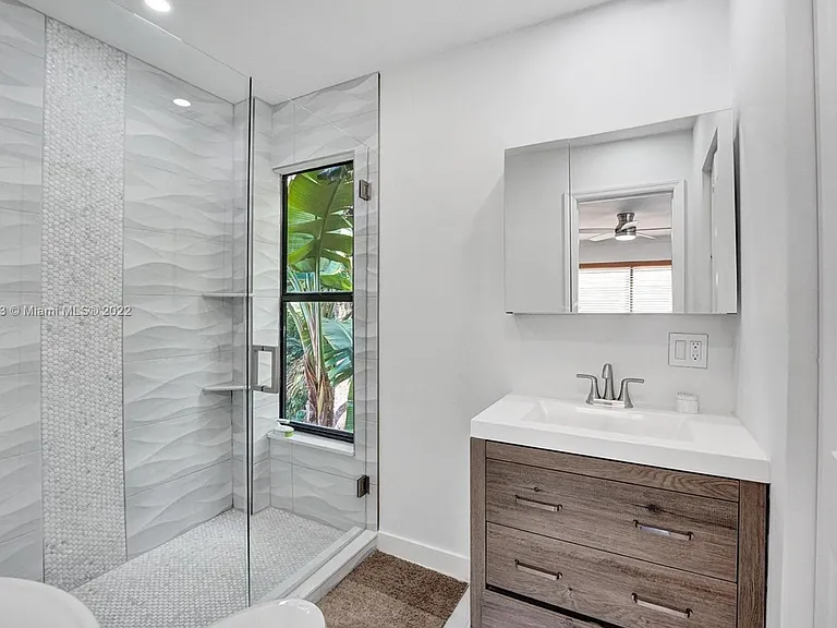 22322 Pineapple Walk Dr — Photo 3