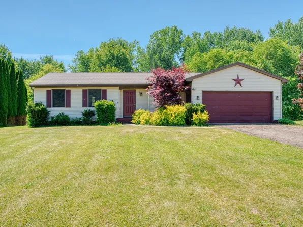 3083 Meadow Brook Rd, Owosso, MI 48867