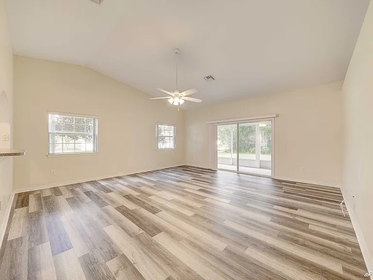 106 Middleburg Dr — Photo 5