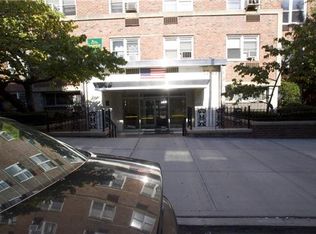 6565 Wetherole St APT 4G, Flushing, NY 11374